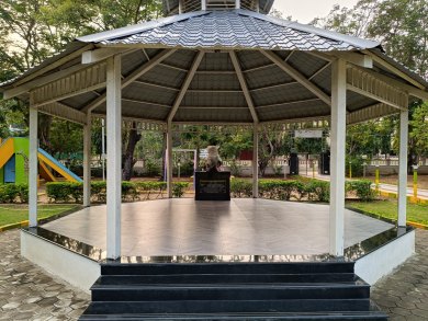 Bursa Park ve Bahçeler İçin Estetik Ahşap Kamelya Modelleri ve Montajı